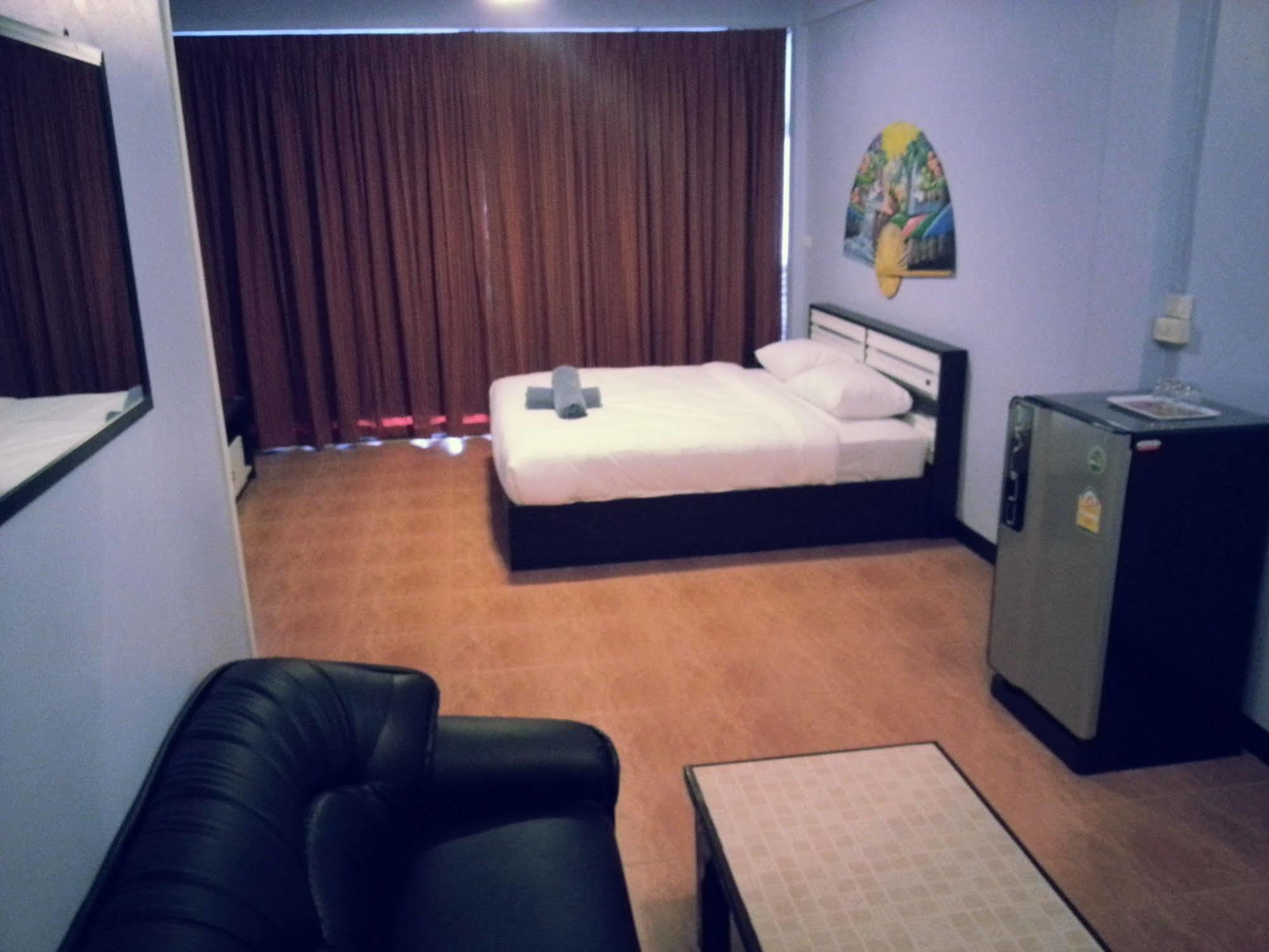Oyo 963 Sunshine Guesthouse Pattaya Exteriér fotografie