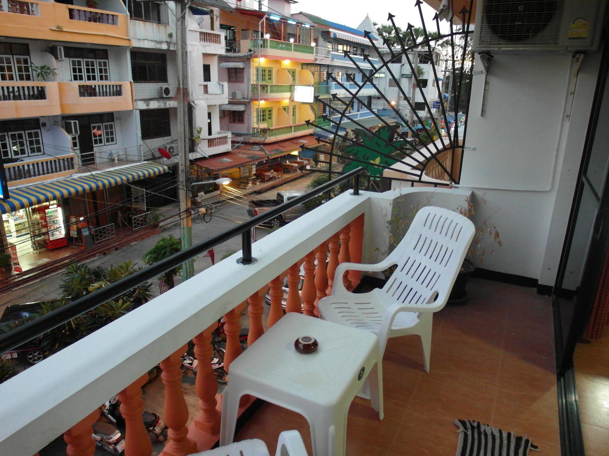 Oyo 963 Sunshine Guesthouse Pattaya Exteriér fotografie
