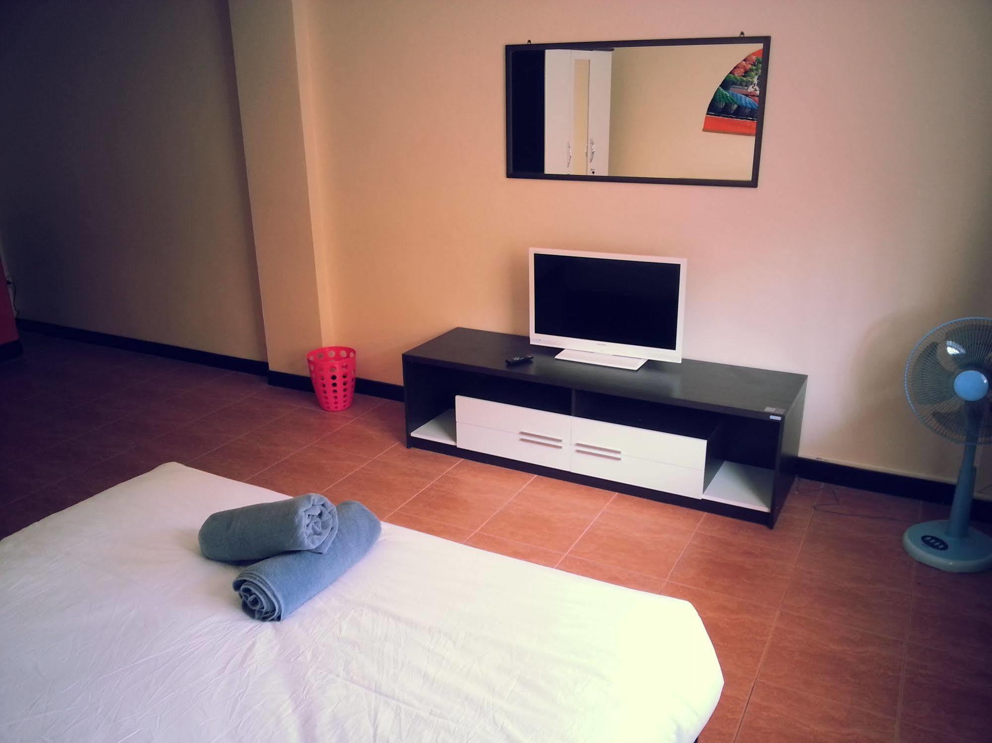 Oyo 963 Sunshine Guesthouse Pattaya Exteriér fotografie
